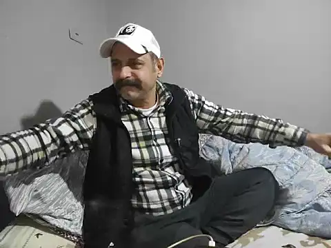 Snapshot of Biracikral chatting on February 3, 5:18 pm Biracikral online show from February 3, 5:18 pm