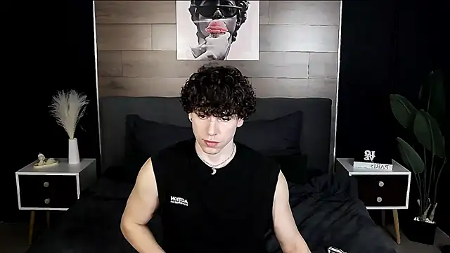 Snapshot of TylerGibson chatting on March 6, 1:46 am TylerGibson online show from March 6, 1:46 am