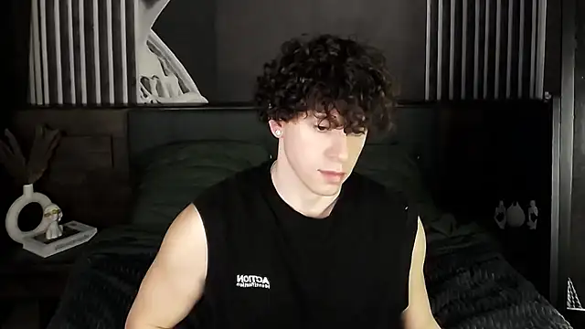 Snapshot of TylerGibson chatting on March 13, 1:56 am TylerGibson online show from March 13, 1:56 am