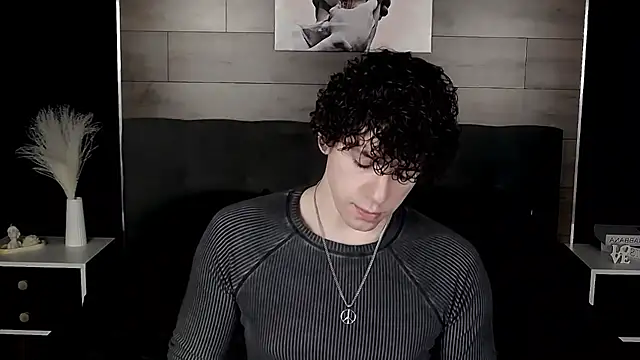 Snapshot of TylerGibson chatting on March 23, 5:00 am TylerGibson online show from March 23, 5:00 am