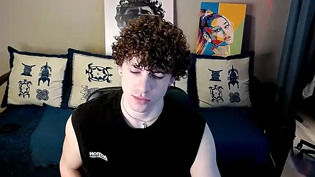 Snapshot of TylerGibson chatting on April 8, 4:34 am TylerGibson online show from April 8, 4:34 am
