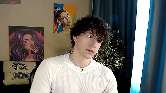 Snapshot of TylerGibson chatting on May 7, 4:40 am TylerGibson online show from May 7, 4:40 am