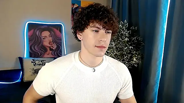 Snapshot of TylerGibson chatting on May 14, 5:47 am TylerGibson online show from May 14, 5:47 am