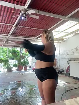 Snapshot of veronica414 chatting on March 11, 1:39 pm veronica414 online show from March 11, 1:39 pm