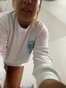 Snapshot of veronica414 chatting on March 18, 12:19 pm veronica414 online show from March 18, 12:19 pm