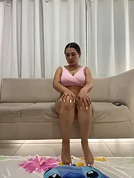saray mendozaa online show from May 18, 4:57 pm