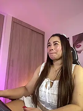 saray mendozaa online show from June 25, 7:18 pm