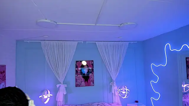 naomi campell online show from March 17, 8:56 pm