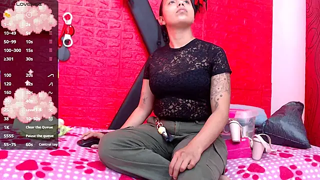 juliette18rose online show from March 31, 9:15 pm