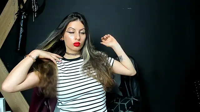 Snapshot of GoddesLeila chatting on May 26, 4:36 pm GoddesLeila online show from May 26, 4:36 pm