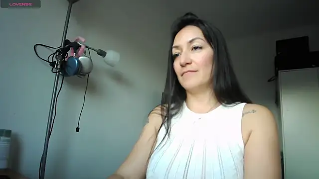 Yulian Milf online show from March 18, 5:27 pm