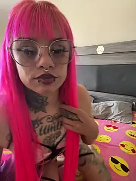 Snapshot of melonsexx chatting on February 16, 9:22 pm melonsexx online show from February 16, 9:22 pm