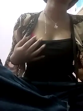 Snapshot of Pooja_67 chatting on February 3, 7:35 am Pooja 67 online show from February 3, 7:35 am