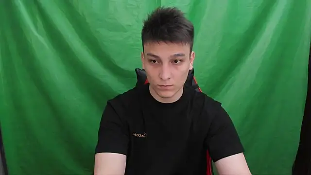 Snapshot of Justin_time111 chatting on March 31, 4:40 pm Justin time111 online show from March 31, 4:40 pm