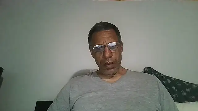 swimmer2496 online show from May 2, 5:56 am