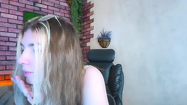 Eva StarXXXX online show from March 18, 4:47 am