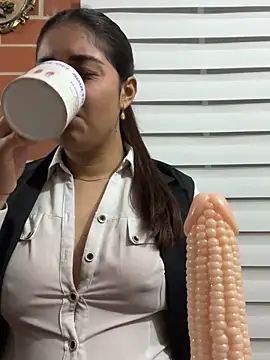 A-uroora online show from March 28, 8:47 am