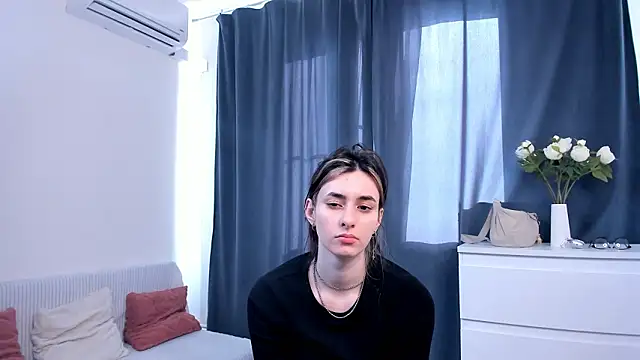 JackiYoss online show from March 15, 11:05 am