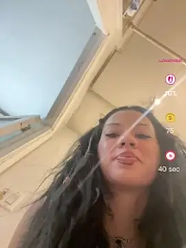 luxxlola online show from May 23, 3:05 pm