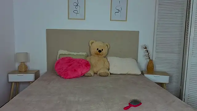 Snapshot of Silena_sky chatting on February 15, 1:52 pm Silena sky online show from February 15, 1:52 pm