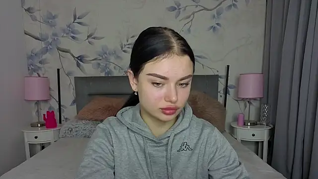 Snapshot of Silena_sky chatting on February 20, 2:17 pm Silena sky online show from February 20, 2:17 pm