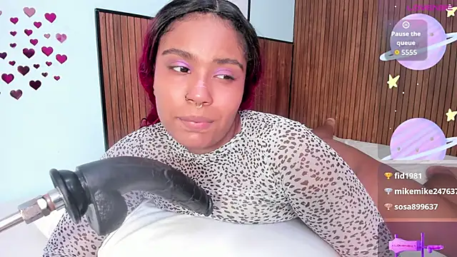sexy curlylady online show from June 13, 3:26 am