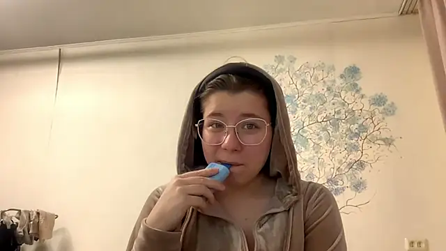 Snapshot of Elna_coolbyts chatting on February 13, 2:13 pm Elna coolbyts online show from February 13, 2:13 pm