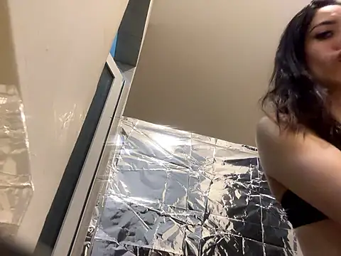 Snapshot of MamiSoft420 chatting on March 3, 7:03 am MamiSoft420 online show from March 3, 7:03 am