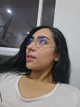 scarlett25   online show from May 2, 3:00 am