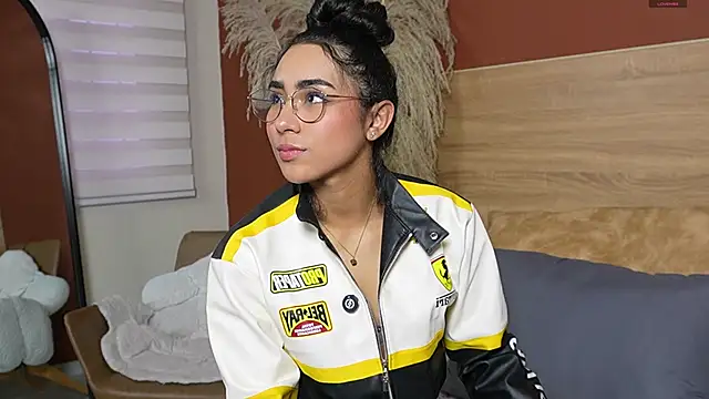 scarlett25   online show from May 7, 8:36 pm