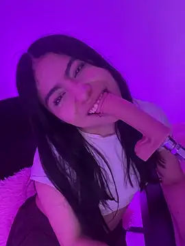 valecutee online show from February 9, 10:25 pm