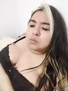 Snapshot of NaraHills_ chatting on February 14, 4:20 am NaraHills online show from February 14, 4:20 am
