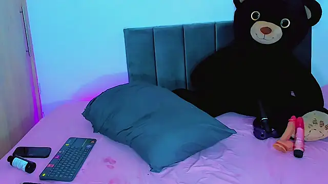 Snapshot of zaff_kinny chatting on March 15, 1:50 pm zaff kinny online show from March 15, 1:50 pm