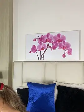 JuliaColemann online show from June 19, 11:58 am