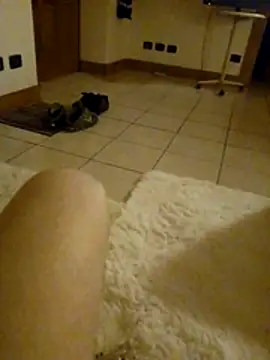 Snapshot of biondand chatting on January 17, 11:19 pm biondand online show from January 17, 11:19 pm