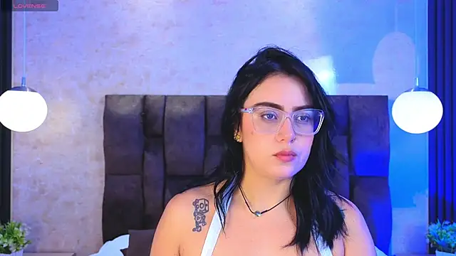 Snapshot of vicky_grey chatting on March 8, 12:53 pm vicky grey online show from March 8, 12:53 pm