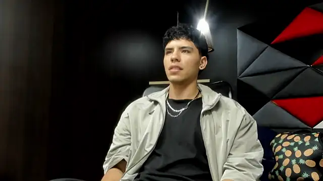 Snapshot of Tobias_Vega chatting on March 27, 12:16 am Tobias Vega online show from March 27, 12:16 am