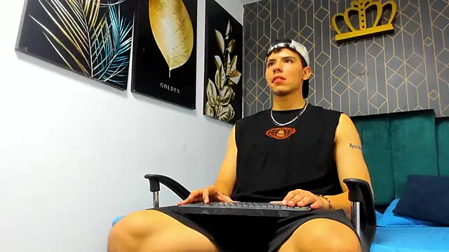 Tobias Vega online show from April 30, 11:20 pm