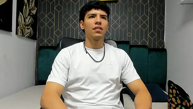 Tobias Vega online show from May 6, 12:52 am