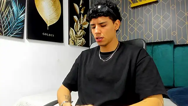 Tobias Vega online show from May 7, 1:33 am