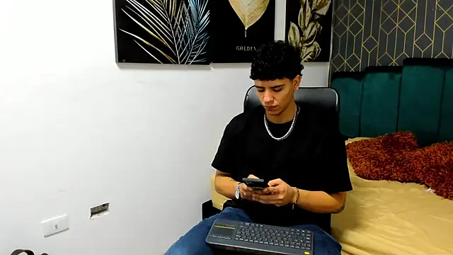 Tobias Vega online show from May 20, 11:49 am