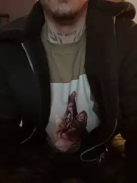 Snapshot of InkedGuy1 chatting on March 1, 9:28 pm InkedGuy1 online show from March 1, 9:28 pm