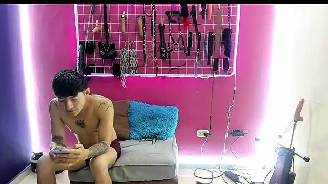 Snapshot of Slave_Melany_bdsm chatting on April 15, 12:34 pm Slave Melany bdsm online show from April 15, 12:34 pm