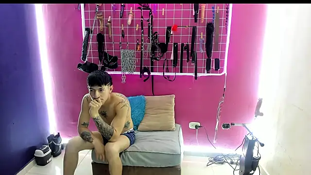 Snapshot of Slave_Melany_bdsm chatting on April 18, 12:42 pm Slave Melany bdsm online show from April 18, 12:42 pm