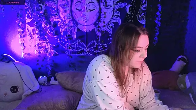 Snapshot of Marshmallowbeauty_ chatting on February 15, 6:04 pm Marshmallowbeauty online show from February 15, 6:04 pm