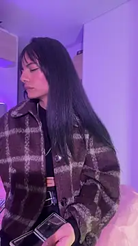 Snapshot of _Lucycherry chatting on February 11, 4:28 am Lucycherry online show from February 11, 4:28 am