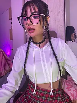  Lucycherry online show from March 19, 7:01 am