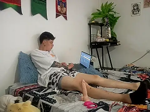 Snapshot of blackninja66 chatting on April 15, 2:35 pm blackninja66 online show from April 15, 2:35 pm