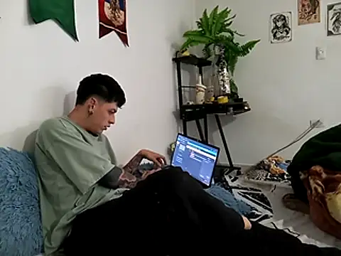 Snapshot of blackninja66 chatting on April 16, 12:28 pm blackninja66 online show from April 16, 12:28 pm