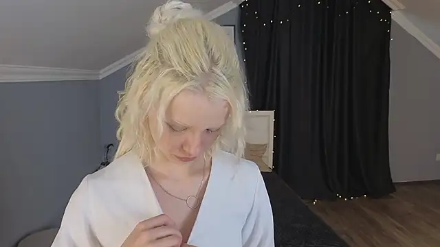 Naomi Demio online show from February 22, 9:08 am